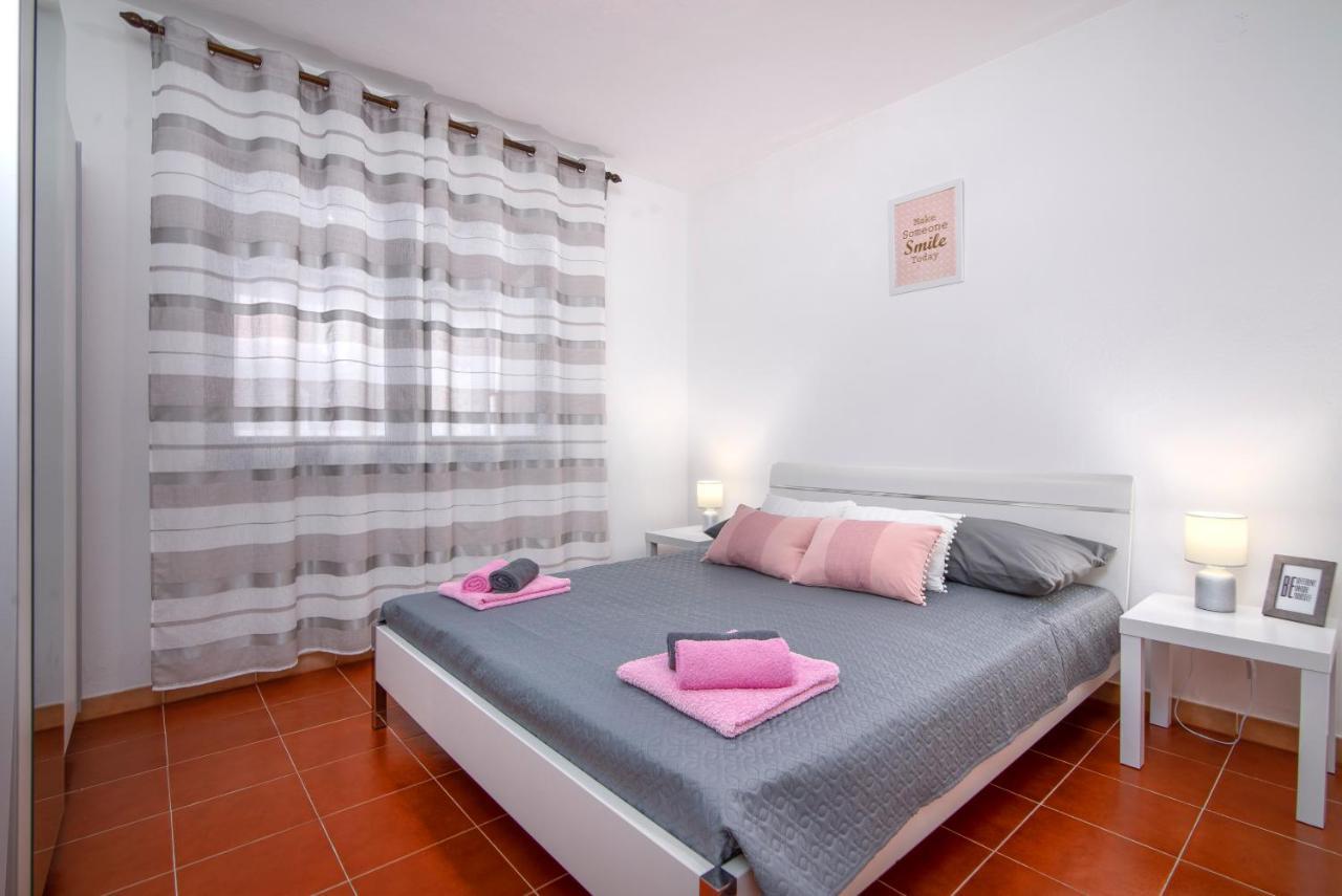 Apartment Palma Pula Exterior photo