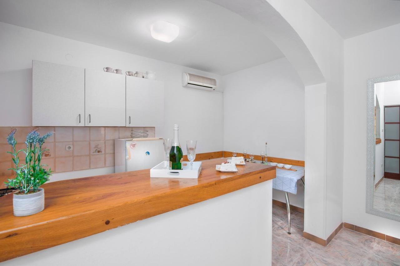 Apartment Palma Pula Exterior photo