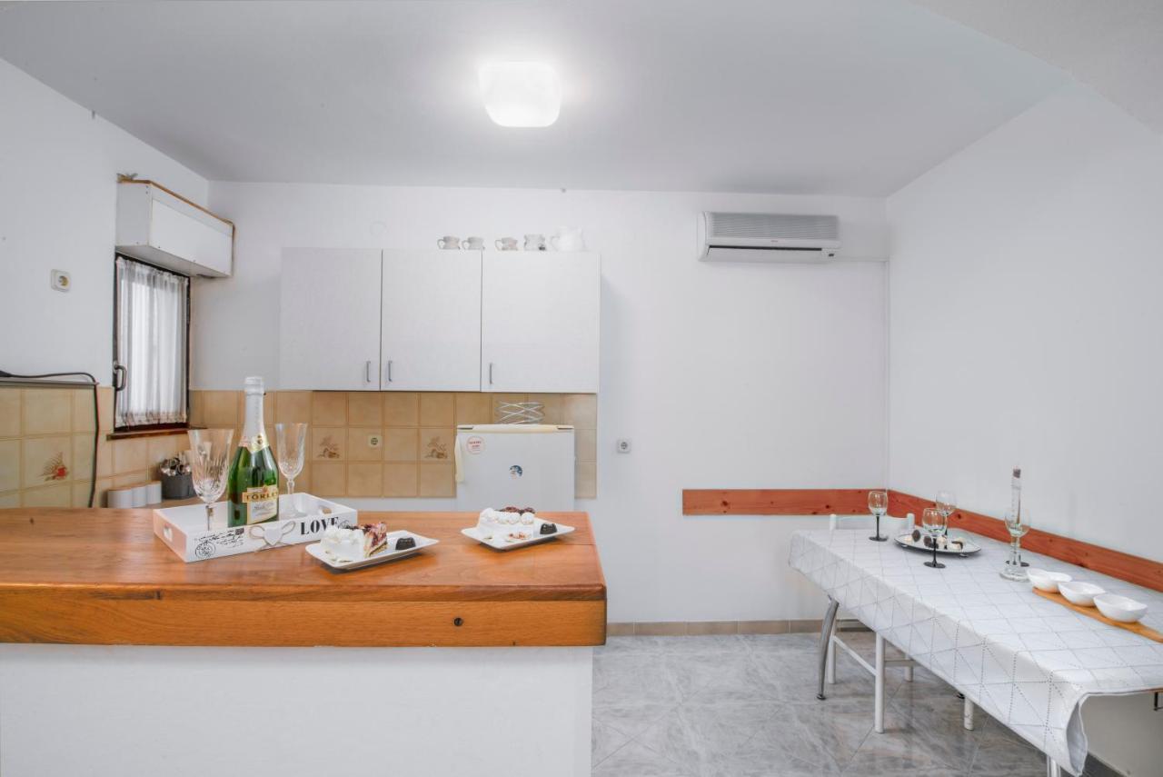 Apartment Palma Pula Exterior photo